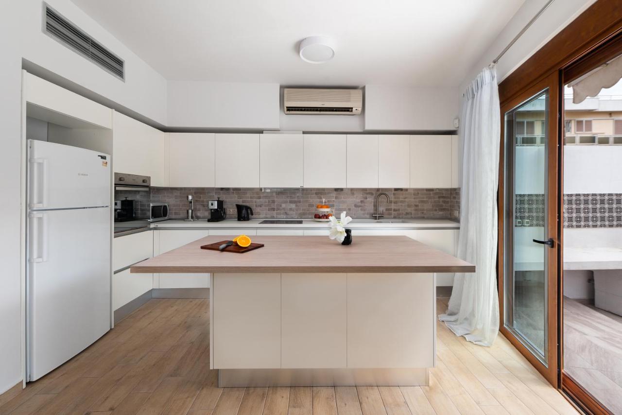 Ritas Modern In-City House Rhodes City Exterior foto
